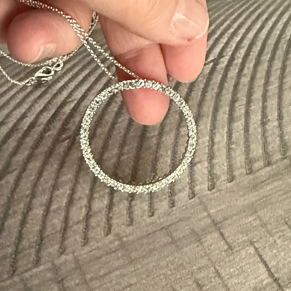 Avon Rhinestone Circle Necklace - Picture 8 of 10